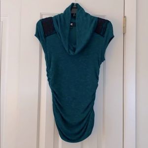 DRAPE-NECK  TOP